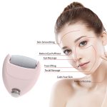 2-in-1 eye and face massage with a heart-shaped ice roller