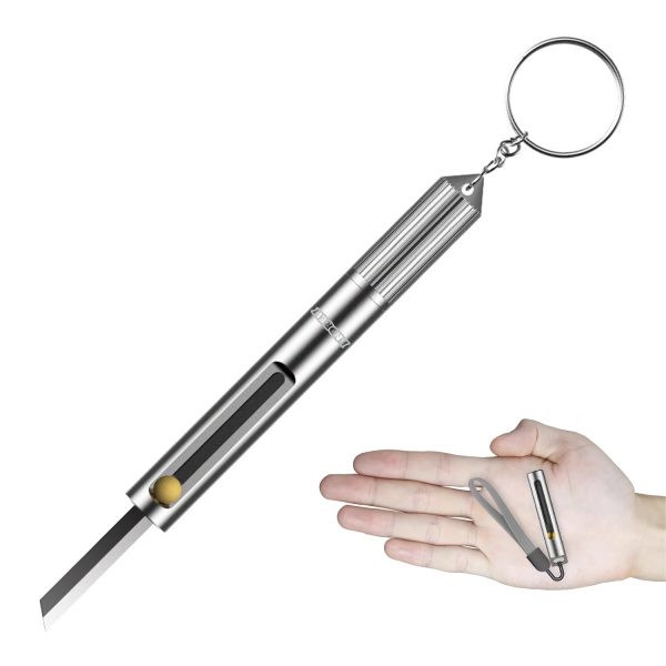 Retractable knife keychain