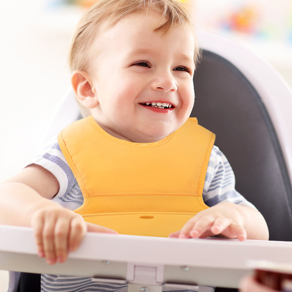 Portable waterproof bib for babies