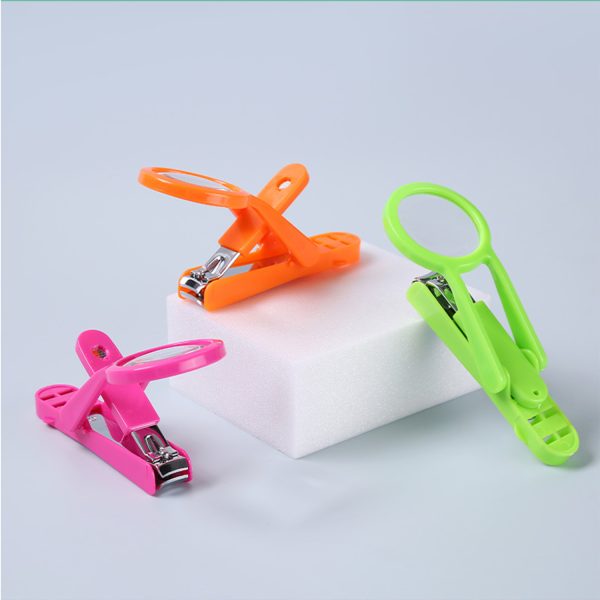 Rotating Magnifying Glass Nail Clippers