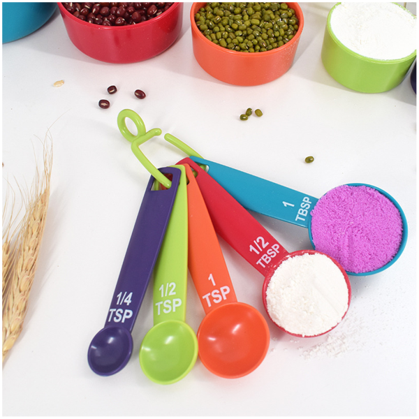 Plastic Measuring Cups and Spoons Set