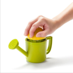 2-in-1 Watering Can-Shaped Manual Juicer