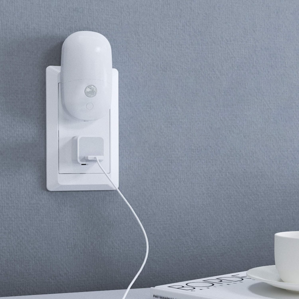 Human body sensor night light